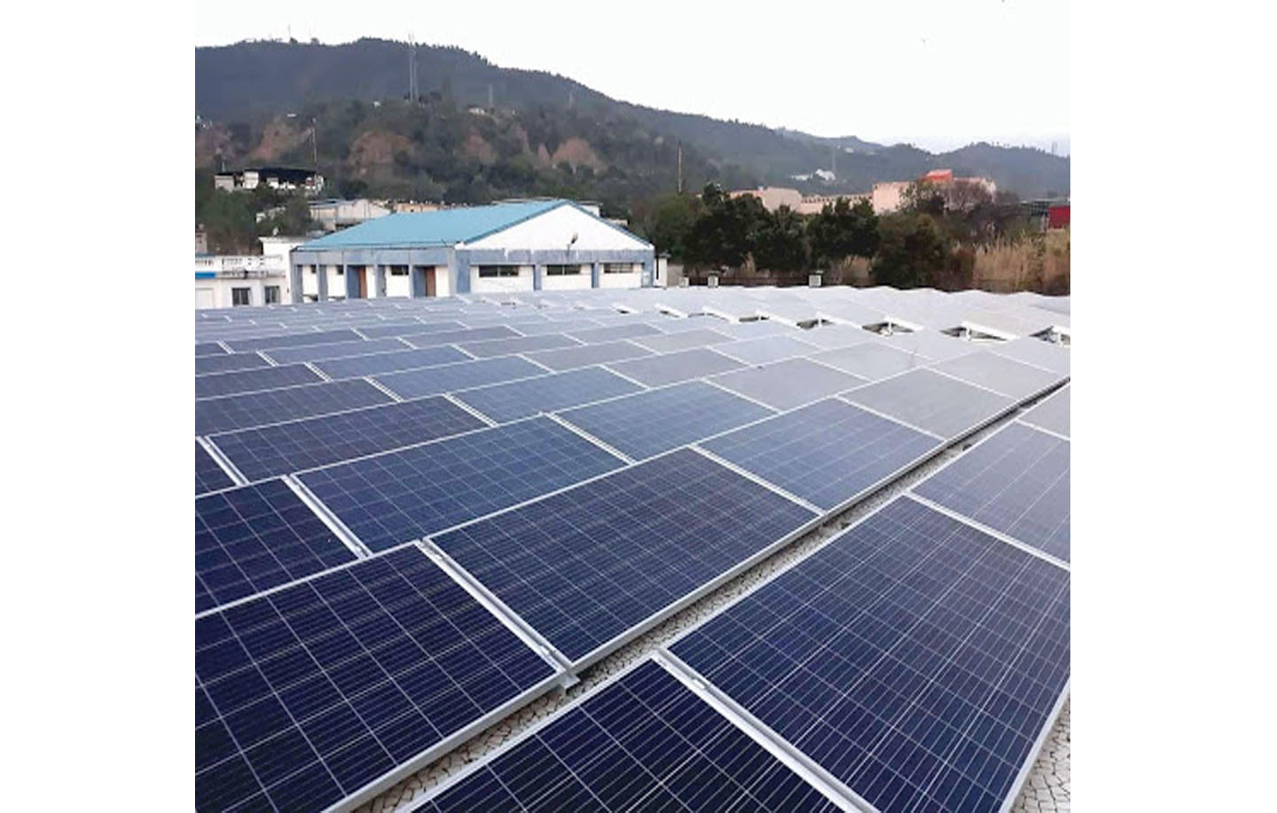 You are currently viewing Okaya commissions 100 KWp Hybrid Solar Plant in Himachal Pradesh for sustainable energy solution